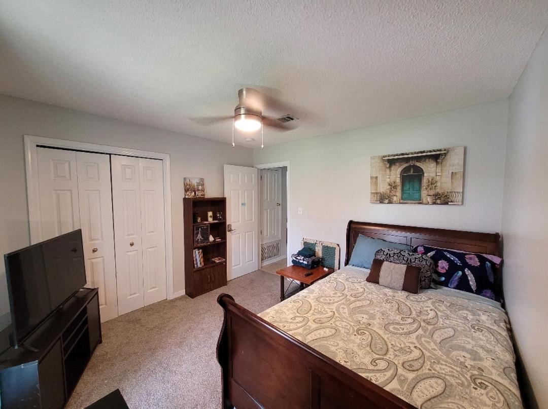 Bedroom Four Minutes From Beach Pensacola Exterior photo