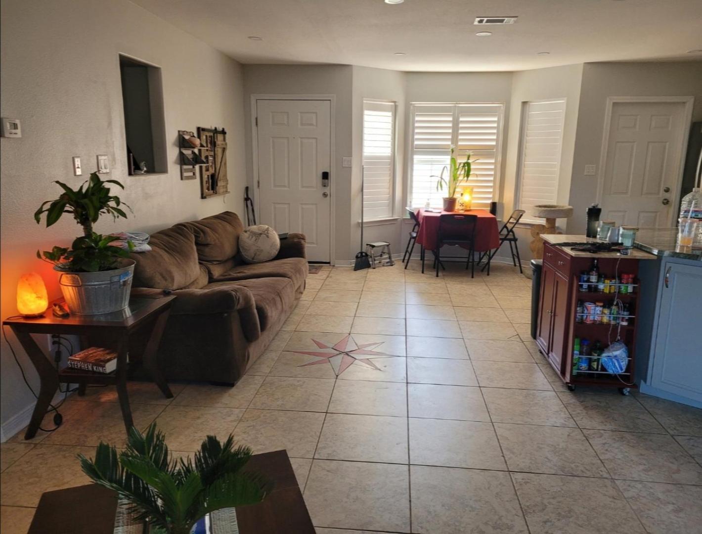 Bedroom Four Minutes From Beach Pensacola Exterior photo