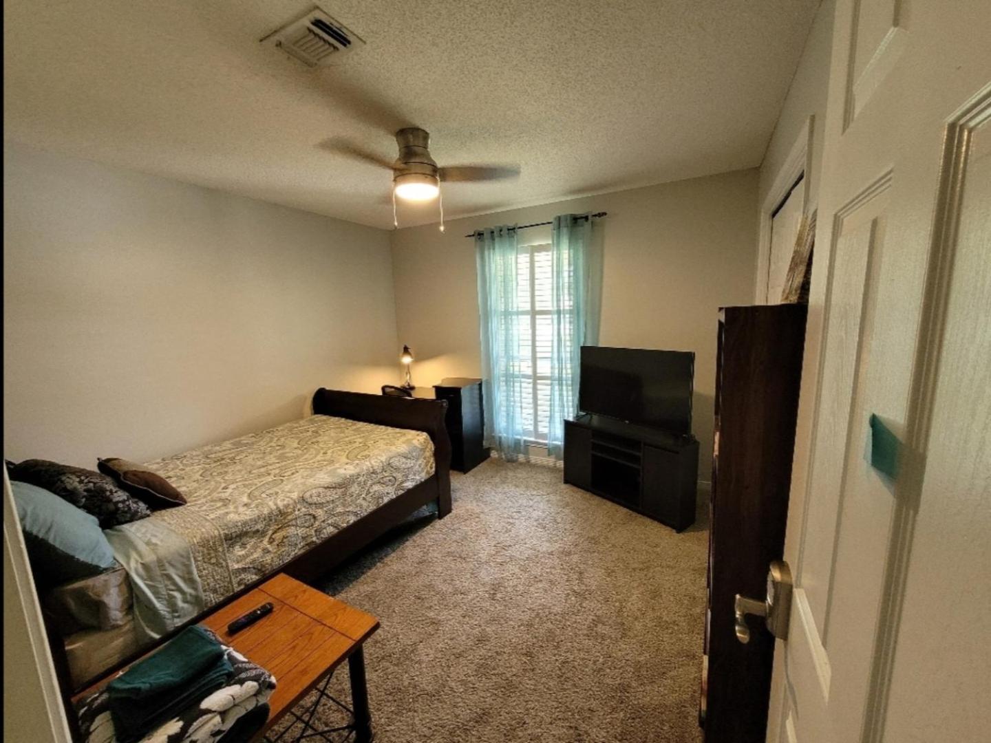 Bedroom Four Minutes From Beach Pensacola Exterior photo